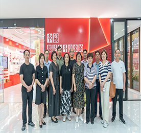 邹区镇老干部支部莅临武进人民商场参观交流